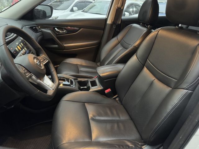 實用耐用的全能休旅車 保養便宜無負擔☑ 小改款 高階智行版｜一手車 原鈑件 僅跑7.9萬 車況漂亮 360環景 電尾｜  第3張相片