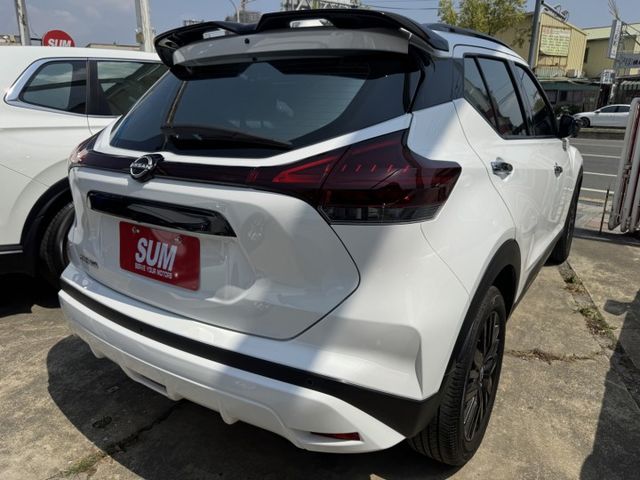 最美CUV - 限量樂咖特仕版 | 一手車 | 原鈑件 | 低里程 | 僅跑五千多公里 新車保固!  第2張相片