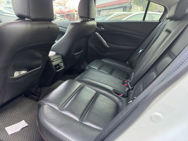 【新入庫整備中 歡迎您來電預約賞車】一手車 原鈑件 僅跑8.6萬  第4張相片