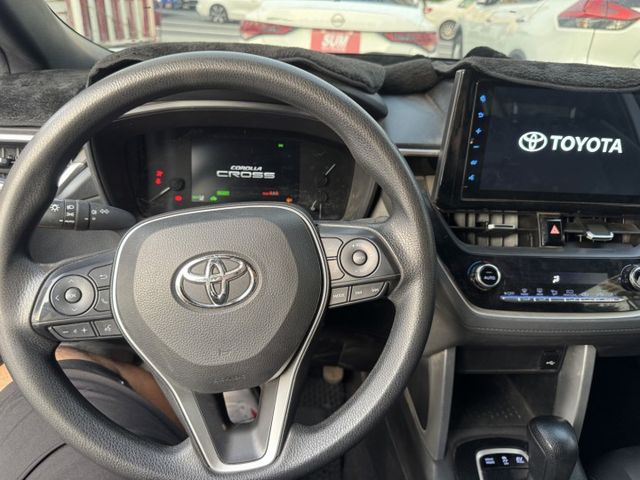 【新入庫整備中 歡迎您來電預約賞車】油電尊爵 一手車 原鈑件 僅跑4.7萬 原廠保養  第5張相片