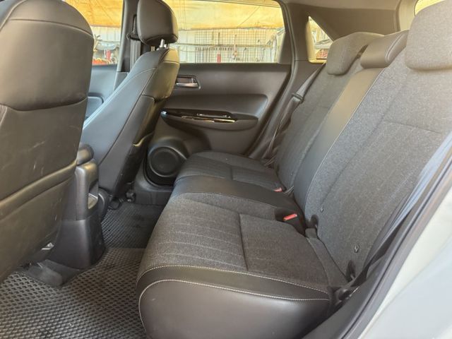 【新入庫整備中 歡迎您來電預約賞車】油電 一手車 原鈑件 僅跑五萬 原廠保養  第4張相片