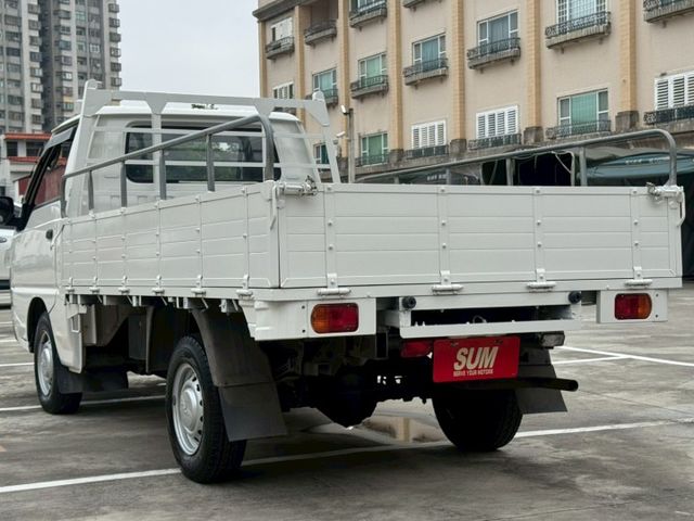 來來來!! ❰ ☛ 會幫你賺錢ㄉ車子$$  底加啦!! ❱ 手排更有力 里程低 車況漂亮 一手車 僅跑4.8萬  第4張相片