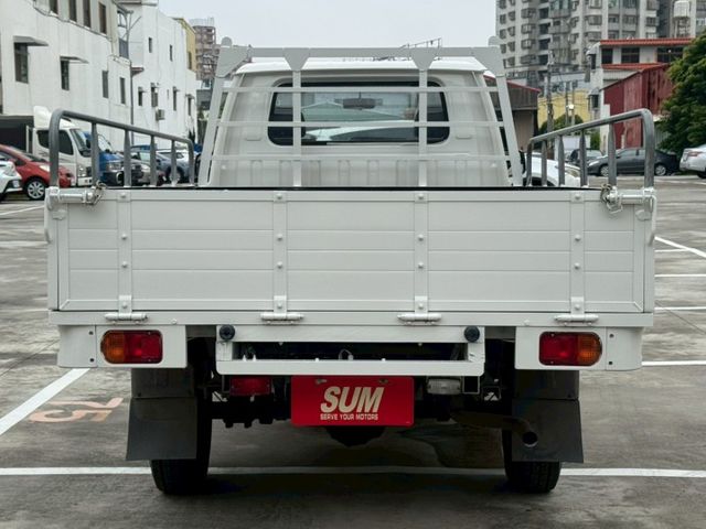 來來來!! ❰ ☛ 會幫你賺錢ㄉ車子$$  底加啦!! ❱ 手排更有力 里程低 車況漂亮 一手車 僅跑4.8萬  第5張相片