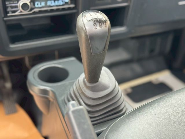 來來來!! ❰ ☛ 會幫你賺錢ㄉ車子$$  底加啦!! ❱ 手排更有力 里程低 車況漂亮 一手車 僅跑4.8萬  第12張相片