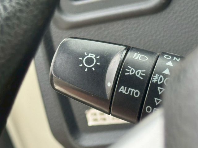 來來來!! ❰ ☛ 會幫你賺錢ㄉ車子$$  底加啦!! ❱ 手排更有力 里程低 車況漂亮 一手車 僅跑4.8萬  第15張相片
