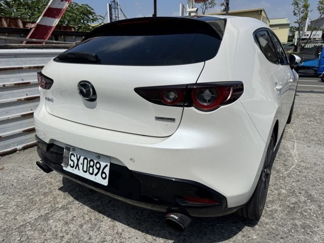 【新入庫整備中 歡迎您來電預約賞車】旗艦5D 一手車 原鈑件 僅跑4.3萬 原廠保養 BOSE音響  第2張相片
