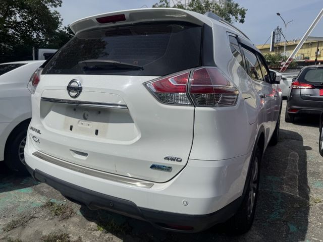 【新入庫整備中 歡迎您來電預約賞車】頂級四輪驅動 一手車 原鈑件 僅跑15.3萬 全原廠保養 車扮水水  第2張相片