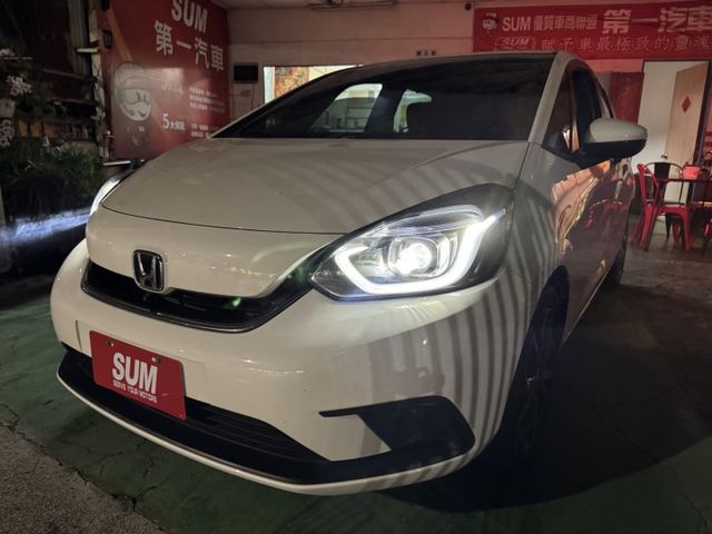 【新入庫整備中 歡迎您來電預約賞車】油電 一手車 原鈑件 僅跑3.2萬  第1張相片