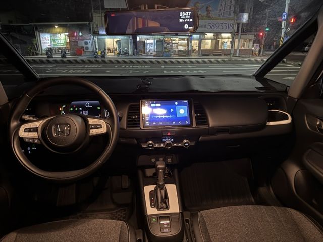 【新入庫整備中 歡迎您來電預約賞車】油電 一手車 原鈑件 僅跑3.2萬  第5張相片