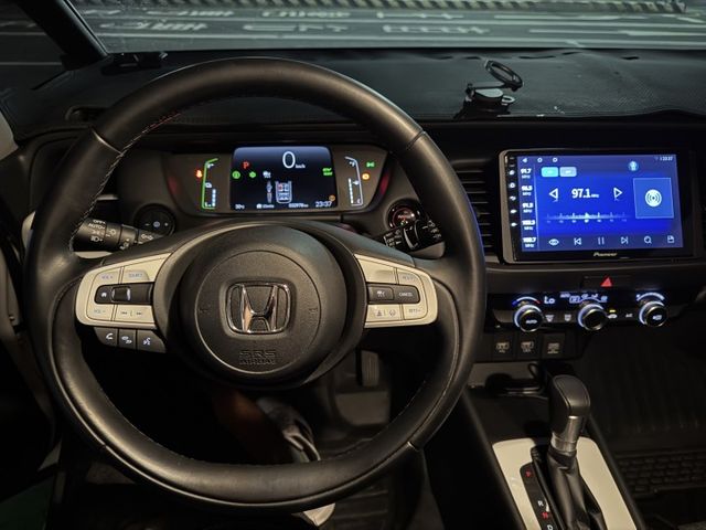 【新入庫整備中 歡迎您來電預約賞車】油電 一手車 原鈑件 僅跑3.2萬  第6張相片