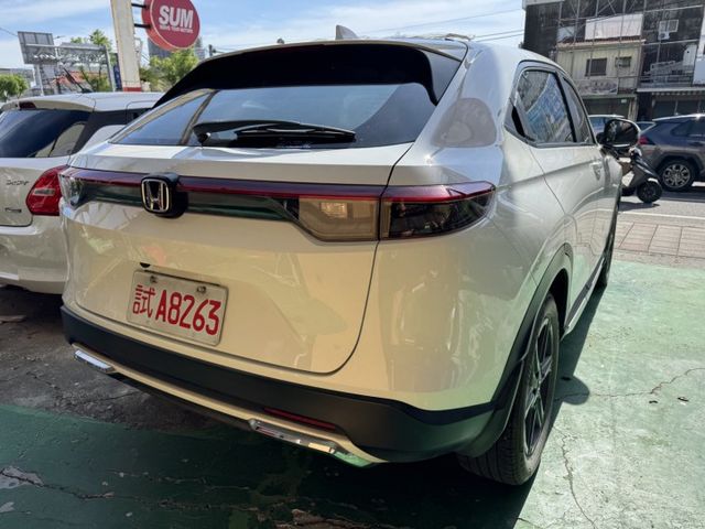 【稀有車款!! 白色Prestige 版 ☪新ㄉ輪胎4條 剛換上!!】小家庭舒適車款  空間大  里程低 一手車 原鈑件  第2張相片