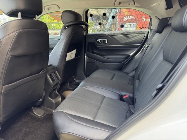 【稀有車款!! 白色Prestige 版 ☪新ㄉ輪胎4條 剛換上!!】小家庭舒適車款  空間大  里程低 一手車 原鈑件  第4張相片