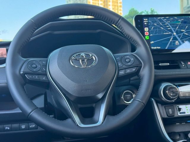 ☾要省油?科技?安全?環景?動力?又要空間大?!☽ 這台油電RAV4 塔哩傳便便!! 里程低、原鈑件、年份新、一手車  第15張相片