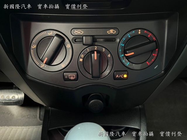 後霧燈/蜂鳴式倒車輔助系統/電動調整後視鏡/兒童安全鎖/防盜系統/MP3播放功能/里程保證/可全貸  第9張相片