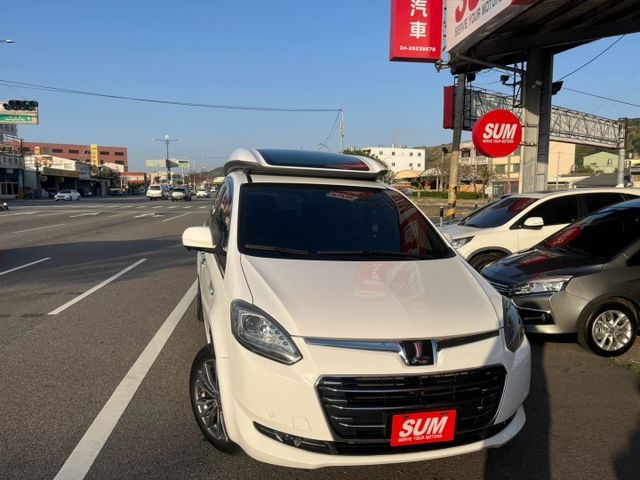 LMPV 福祉車 旗鑑版 HID頭燈、環景系統、電動側滑門、定速、車道變換轉助系統、伸縮式斜坡板  第1張相片