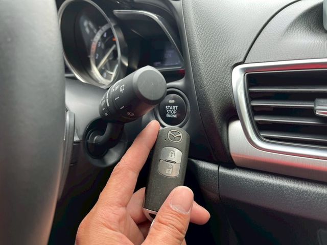 頂級款 HID頭燈 LED尾燈 分區恆溫空調 I-KEY 定速 安全配備齊全  第10張相片