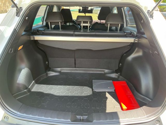豪華款 環景系統 盲點偵側 I-KEY 遠光燈自動控制 行車安全配備齊全  第17張相片
