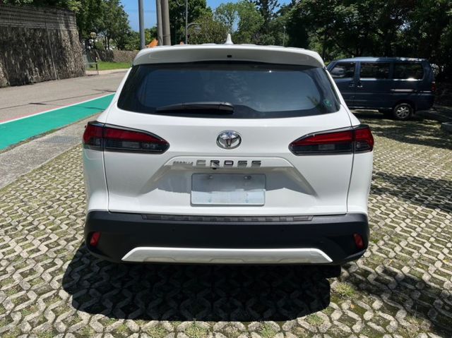 豪華款 環景系統 盲點偵側 I-KEY 遠光燈自動控制 行車安全配備齊全  第18張相片