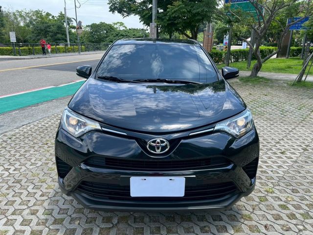 倒車影像 抬頭顯示 衛星導航 電動後視鏡 ABS EBD 胎壓監控 ISOFIX  第2張相片