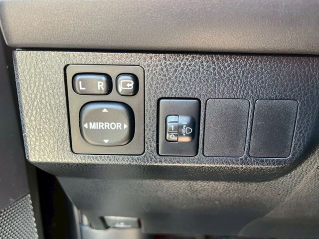 倒車影像 抬頭顯示 衛星導航 電動後視鏡 ABS EBD 胎壓監控 ISOFIX  第3張相片