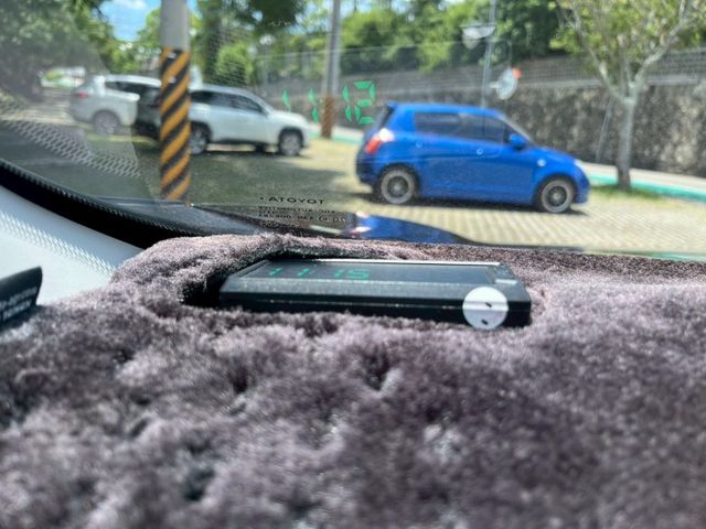倒車影像 抬頭顯示 衛星導航 電動後視鏡 ABS EBD 胎壓監控 ISOFIX  第4張相片