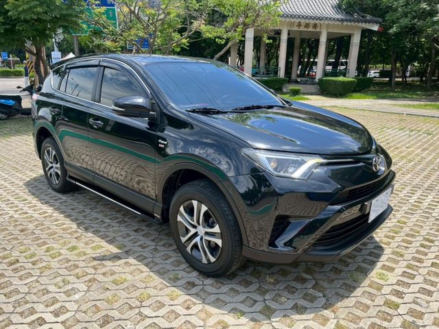倒車影像 抬頭顯示 衛星導航 電動後視鏡 ABS EBD 胎壓監控 ISOFIX  第5張相片