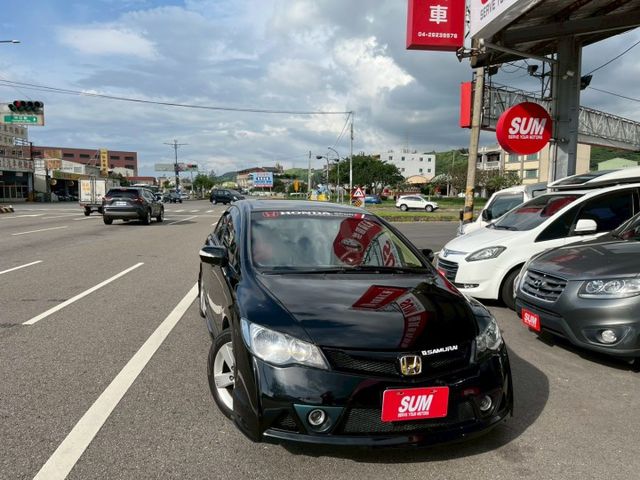 頂級 運動大包 里程保證 天窗 安卓機 倒車顯影 車室整潔 無待修  第1張相片