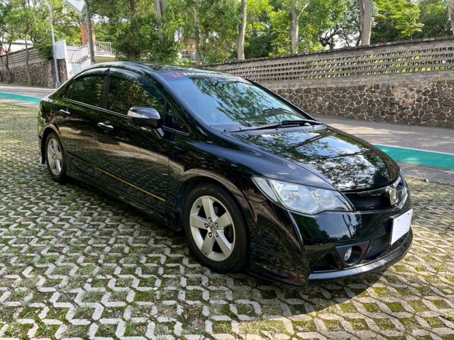 頂級 運動大包 里程保證 天窗 安卓機 倒車顯影 車室整潔 無待修  第11張相片