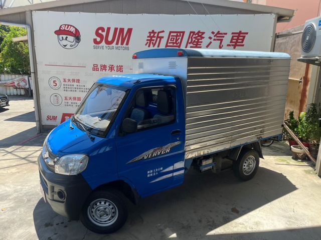 倒車顯影 ABS 胎壓監控 霧燈 安全氣囊 平均實跑里程少 車況佳  第1張相片