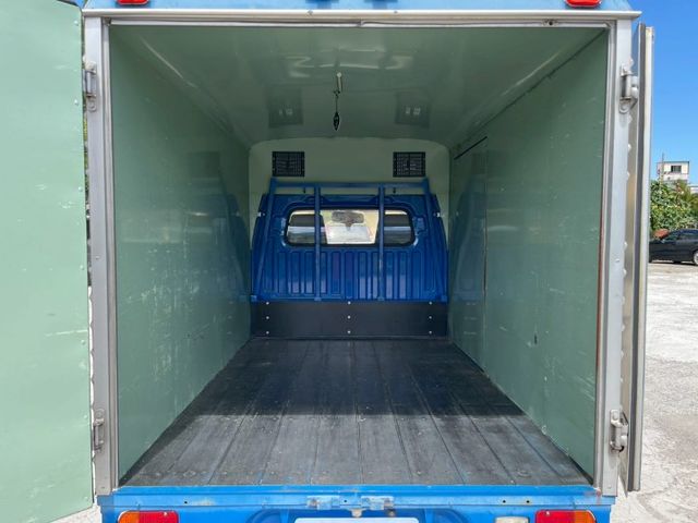 倒車顯影 ABS 胎壓監控 霧燈 安全氣囊 平均實跑里程少 車況佳  第9張相片