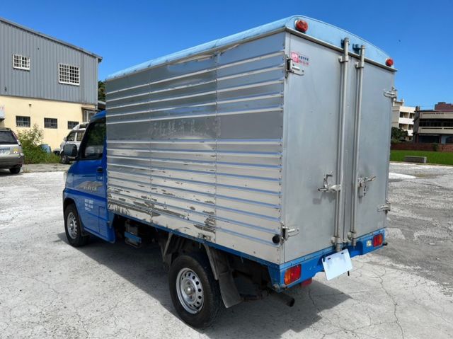 倒車顯影 ABS 胎壓監控 霧燈 安全氣囊 平均實跑里程少 車況佳  第10張相片