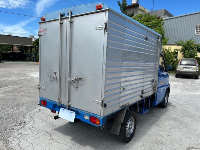 倒車顯影 ABS 胎壓監控 霧燈 安全氣囊 平均實跑里程少 車況佳  第11張相片