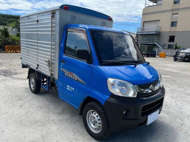 倒車顯影 ABS 胎壓監控 霧燈 安全氣囊 平均實跑里程少 車況佳  第14張相片