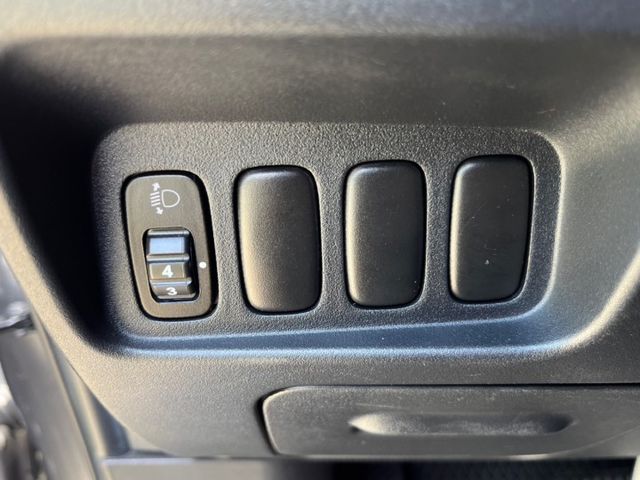 IO版 車況佳 無待修 外表、內裝整潔 里程保證  第2張相片