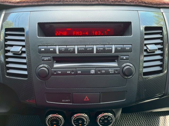 IO版 車況佳 無待修 外表、內裝整潔 里程保證  第6張相片