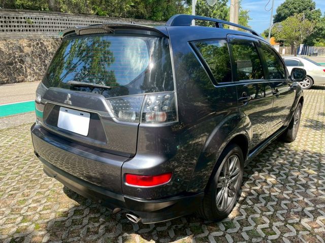 IO版 車況佳 無待修 外表、內裝整潔 里程保證  第14張相片