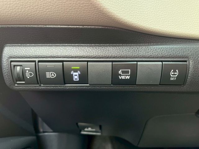 油電車 旗鑑版 抬頭顯示器 電動椅 LED頭燈 I-KEY 環景系統 ISOFIX  盲點  第3張相片