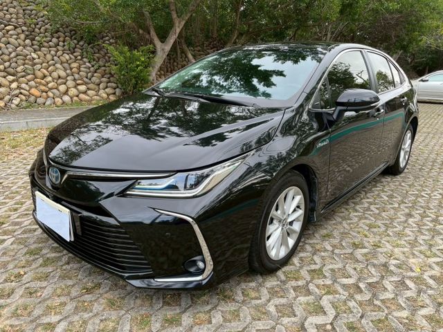 油電車 旗鑑版 抬頭顯示器 電動椅 LED頭燈 I-KEY 環景系統 ISOFIX  盲點  第7張相片