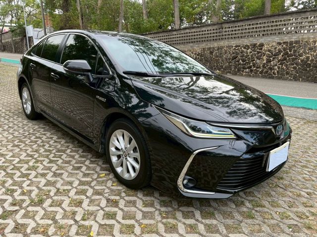 油電車 旗鑑版 抬頭顯示器 電動椅 LED頭燈 I-KEY 環景系統 ISOFIX  盲點  第11張相片