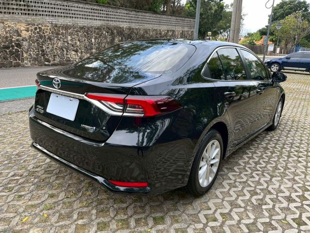 油電車 旗鑑版 抬頭顯示器 電動椅 LED頭燈 I-KEY 環景系統 ISOFIX  盲點  第14張相片