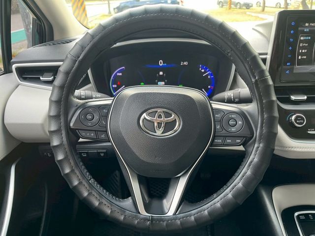 油電車 旗鑑版 抬頭顯示器 電動椅 LED頭燈 I-KEY 環景系統 ISOFIX  盲點  第15張相片