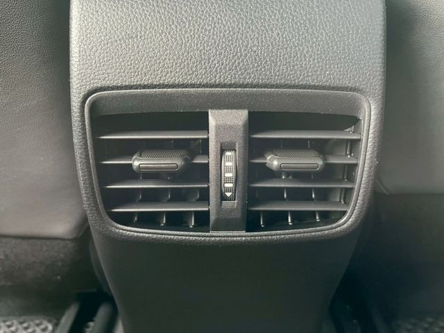 油電車 旗鑑版 抬頭顯示器 電動椅 LED頭燈 I-KEY 環景系統 ISOFIX  盲點  第17張相片