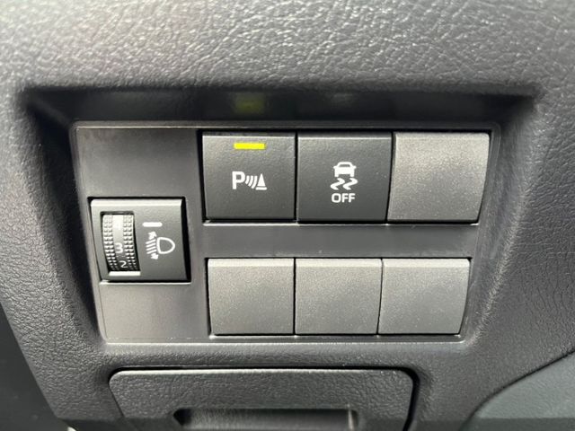 一手女用車 時尚好駕馭 里程保證 實跑3萬多公里  第7張相片