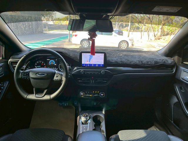 ST-LINE Lommel 換擋撥片 電動椅 無線車充  第18張相片