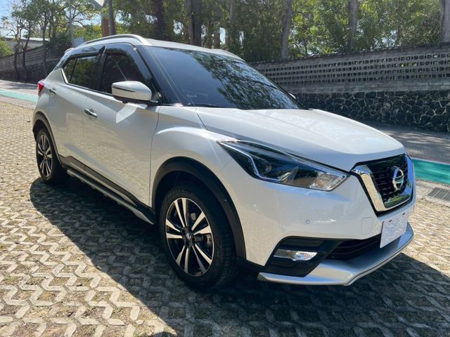 智行旗艦版 環影影像 定速 倒車顯影 空力套件 BSM盲點偵測 APPLE CAR PLAY 車道變換輔助  第7張相片