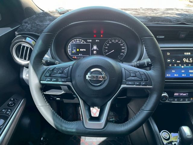 智行旗艦版 環影影像 定速 倒車顯影 空力套件 BSM盲點偵測 APPLE CAR PLAY 車道變換輔助  第13張相片