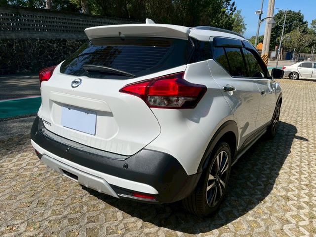 智行旗艦版 環影影像 定速 倒車顯影 空力套件 BSM盲點偵測 APPLE CAR PLAY 車道變換輔助  第14張相片