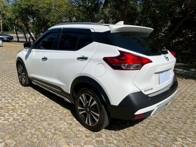 智行旗艦版 環影影像 定速 倒車顯影 空力套件 BSM盲點偵測 APPLE CAR PLAY 車道變換輔助  第17張相片