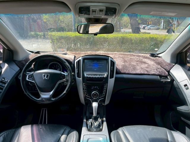 尊爵型 安全性高 底盤穩 車側顯影 HUD抬頭顯示器 車道變換輔助 I-KEY  第6張相片