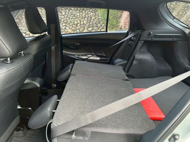 豪華版 I-KEY 恆溫 鋁圈 Push Start 倒車顯影 衛星導航  第8張相片